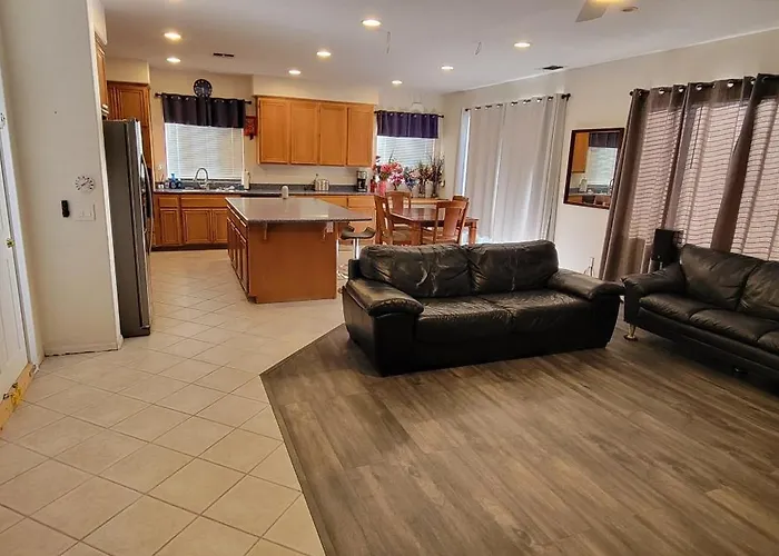 Luxury 2 Bedroom 1 Bath Fully Private