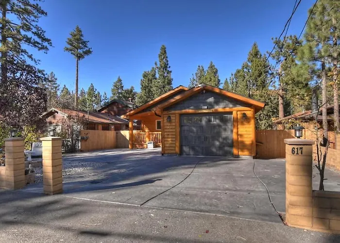 Stylish Elysian Big Bear Cabin W Enclosed Backyard