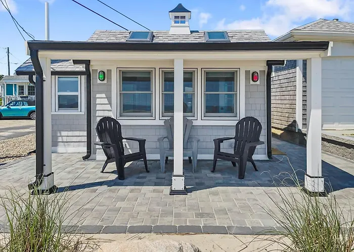 Beachfront Escape In Dennis Port
