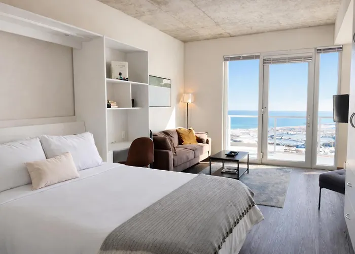 Luxury Penthouse Apt Near Brady St With Balcony And Lake View