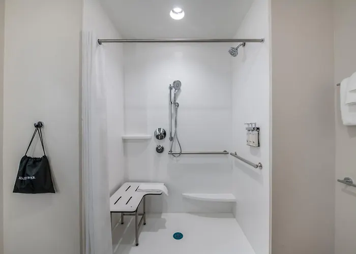 Holiday Inn Express Savannah - Gateway By Ihg