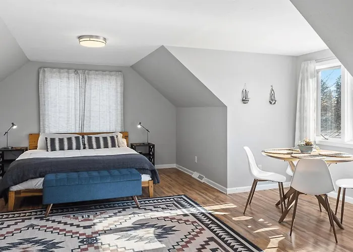 Bird'S Nest- Perfect Retreat For 2, Studio Above Bakery, Dogs!