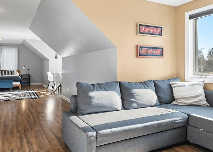 Bird'S Nest- Perfect Retreat For 2, Studio Above Bakery, Dogs!