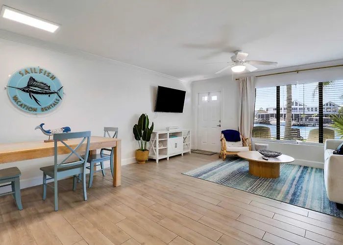 Sailfish Suites 5 - Waterfront Lodging