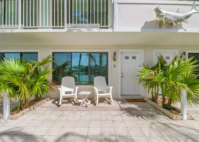 Sailfish Suites 5 - Waterfront Lodging