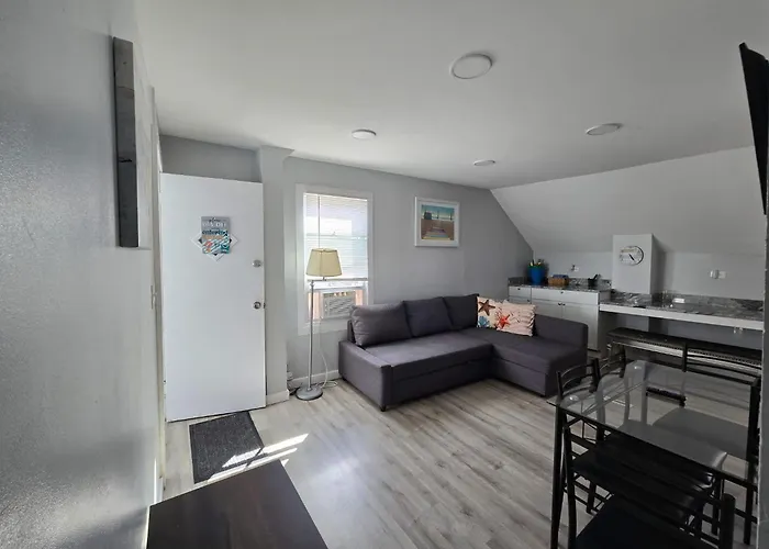 Beach Apt In Woodmontmilford