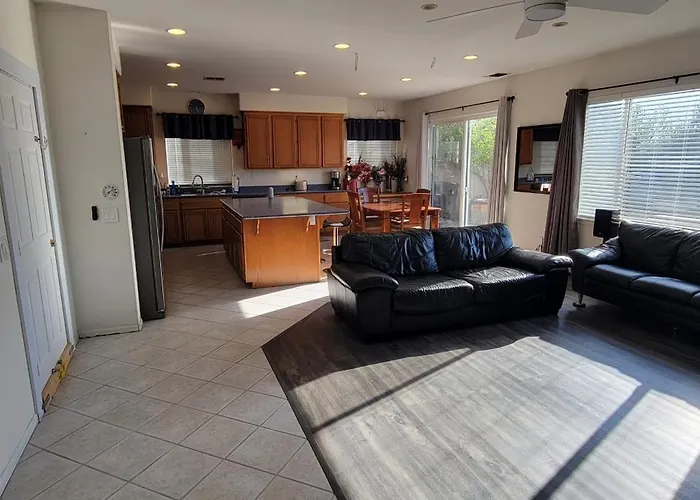 Luxury 2 Bedroom 1 Bath Fully Private