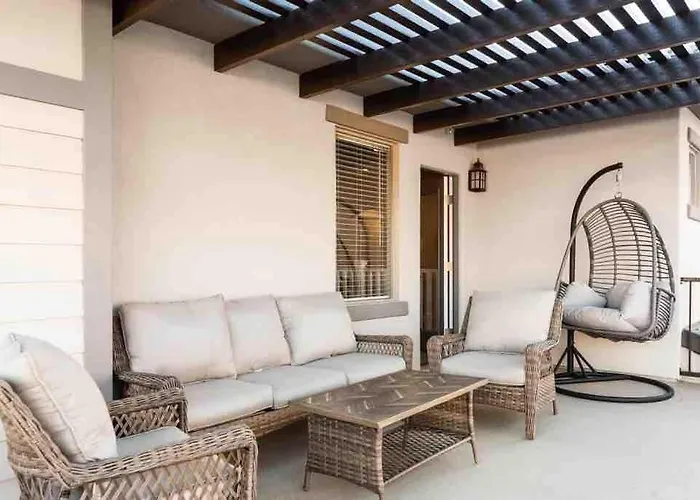 Spacious Villa With Lazy River, Pool & Hot Tub