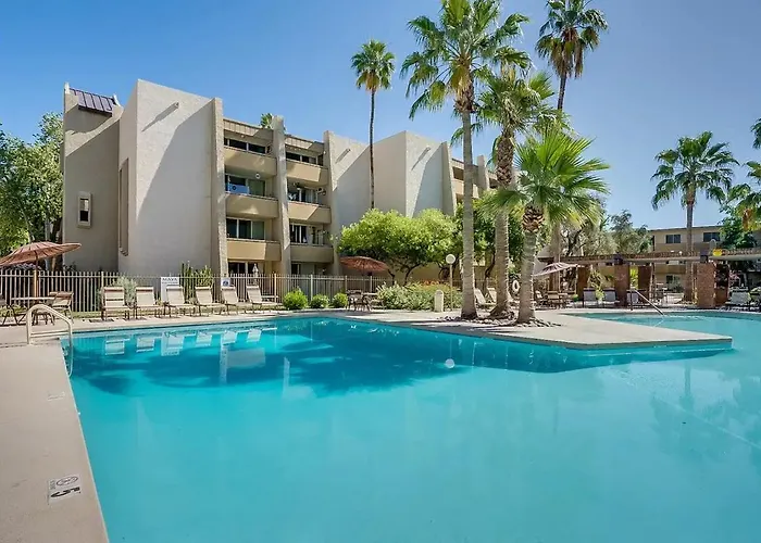 Relaxing Condo With Parking - Minutes To Old Town!