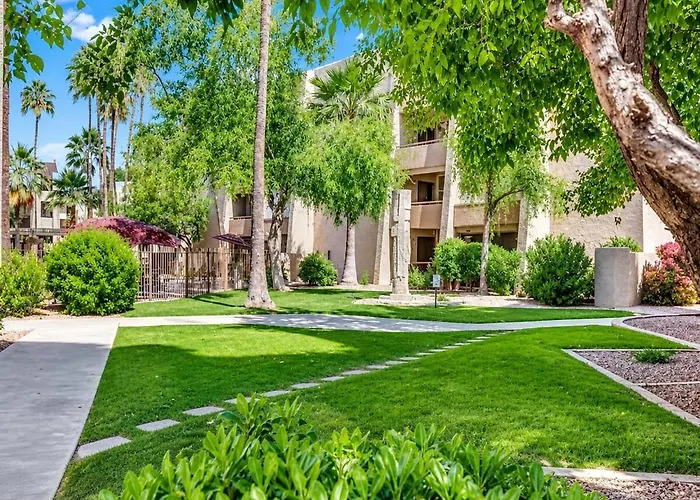 Relaxing Condo With Parking - Minutes To Old Town!