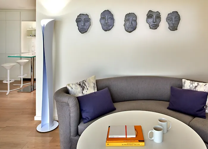 The Valorian West Hollywood, Curio Collection by Hilton