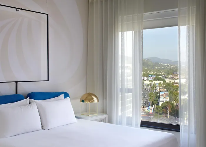 The Valorian West Hollywood, Curio Collection by Hilton