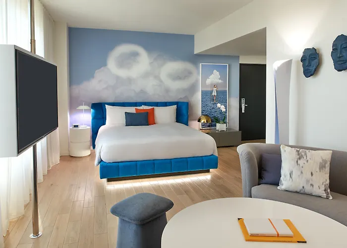The Valorian West Hollywood, Curio Collection by Hilton
