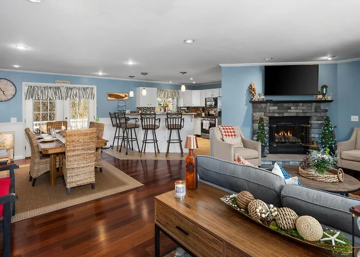 Dog Friendly And Spacious Just Minutes From Scusset Beach
