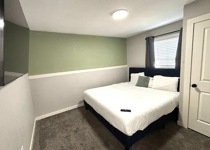 Modern Family Home With Three King Beds Near Va & Anschutz