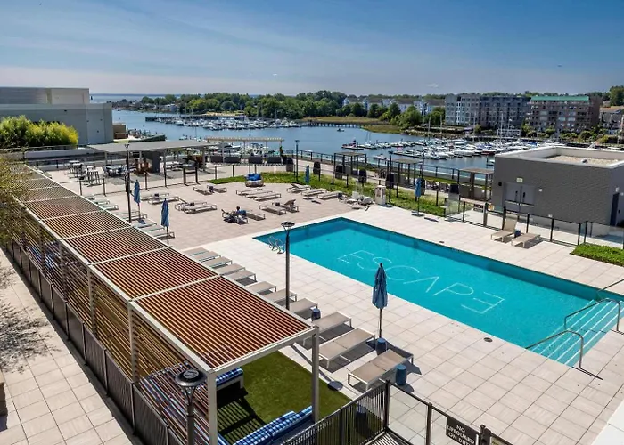 Gorgeous Apt W Harbor Views & Gym