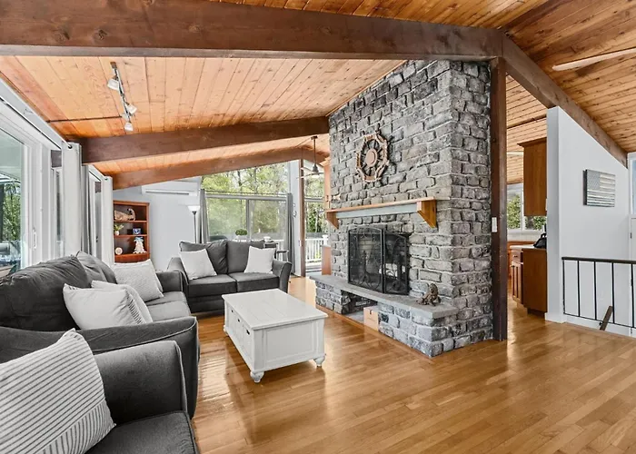 Relax At This Dog-Friendly Sandwich Retreat