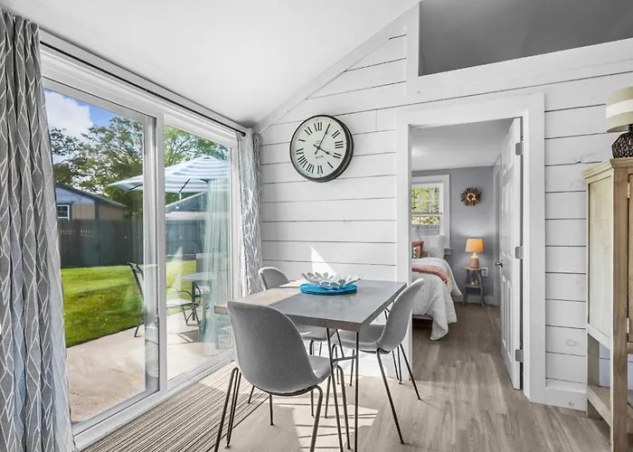 Beachside Bliss At Sunset Retreat