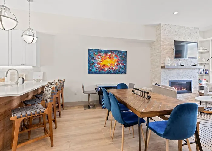 Modern Townhouse - Downtown, Rooftop Sauna & Views