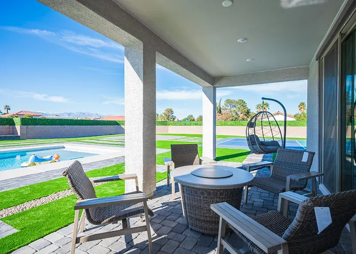 Modern Spacious 6Br Villa With Game Loft 5 Min To Strip, Stadium & Shopping!