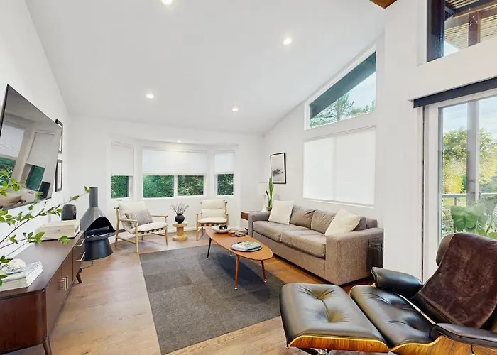 Rio Lindo River Retreat