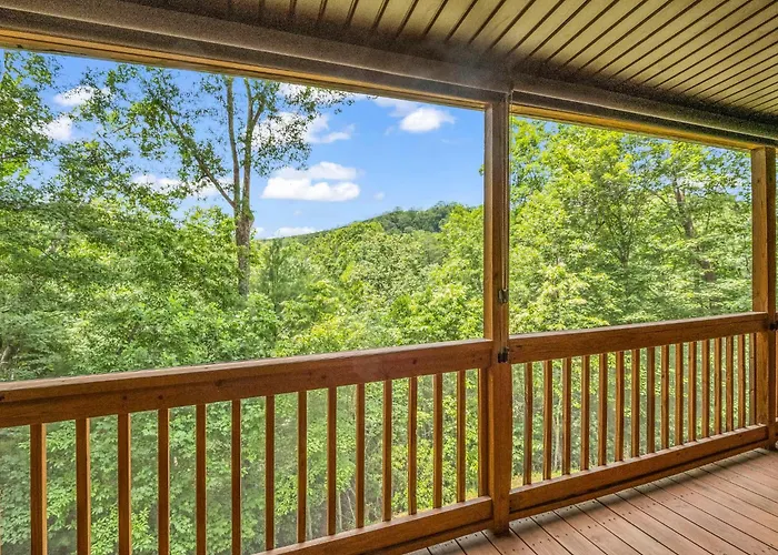 The Grouse House, Community Lake Access, Hot Tub & Huge Screened Porch