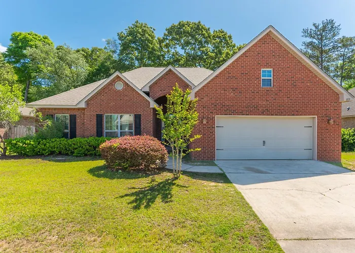 Cozy Retreat With Patio, Big Kitchen And Fishing Nearby