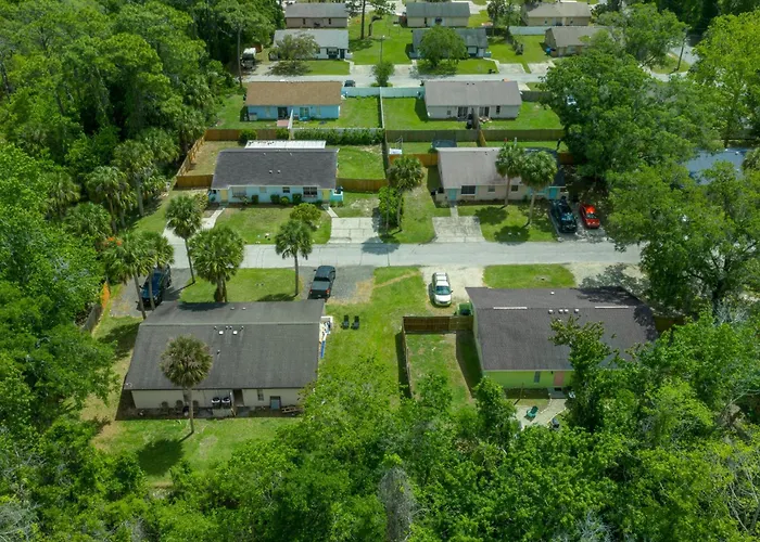 The Happy Haven - Near Manatee Tours - Pet Friendly
