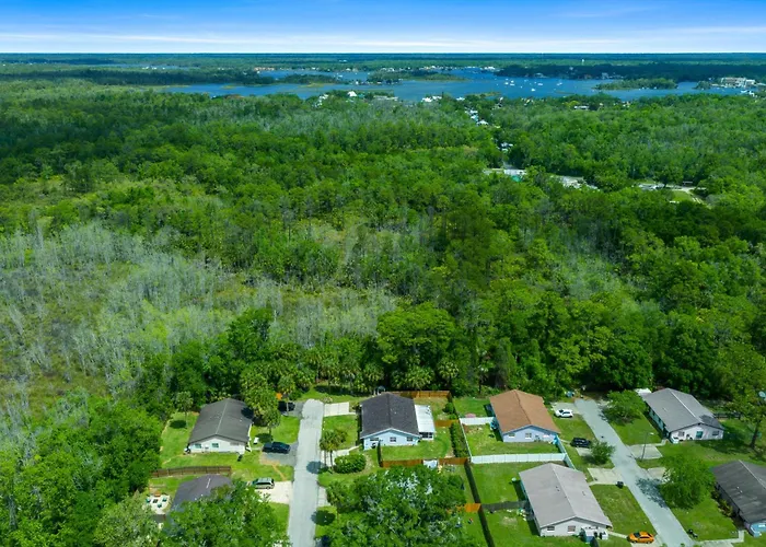 The Happy Haven - Near Manatee Tours - Pet Friendly