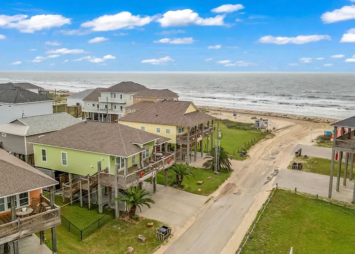 Steps To Shore! 'Just Beachy' Home W/ Deck + Views