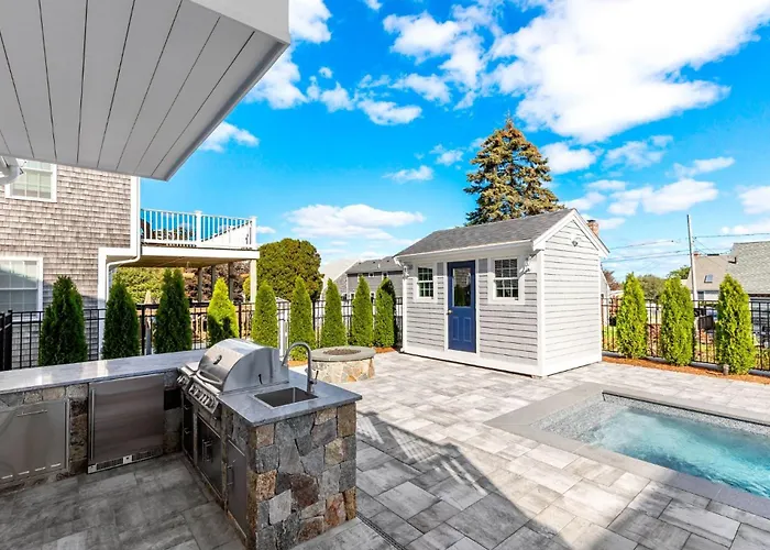 Coastal Retreat With Pool And Walk To Beach