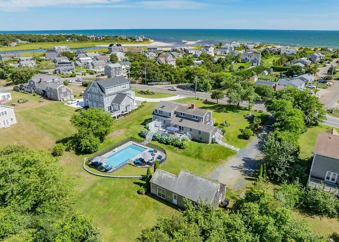 Coastal Escape: Pool, Pet-Friendly Near Beach