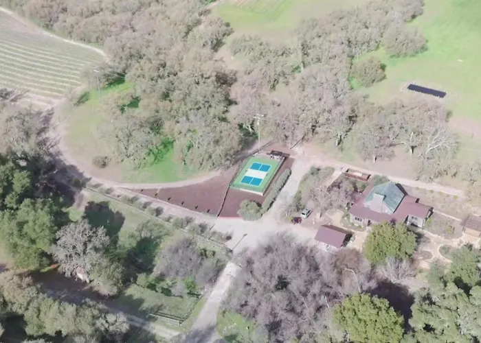 Oaks & Madeiraa Luxury Wine Escape In Paso Robles
