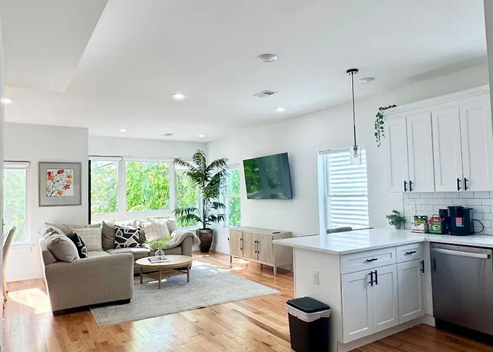 Cozy 3Br Retreat With Rooftop Near Ewr & Nyc Access