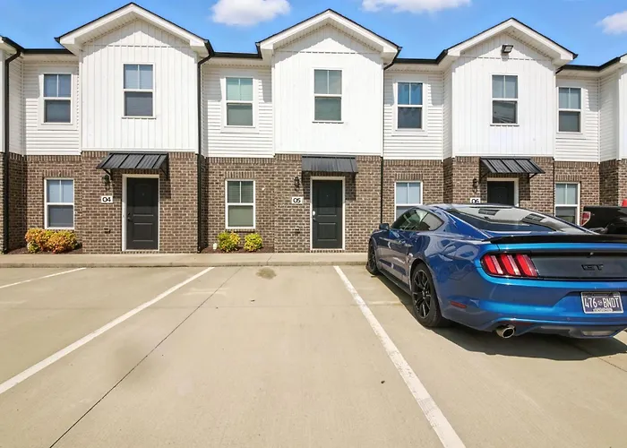 Arte Luxury Townhomes O5 I Comfy 2 Bed 25 Bath