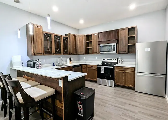 New 2 Bedroom Unit In Prime Location