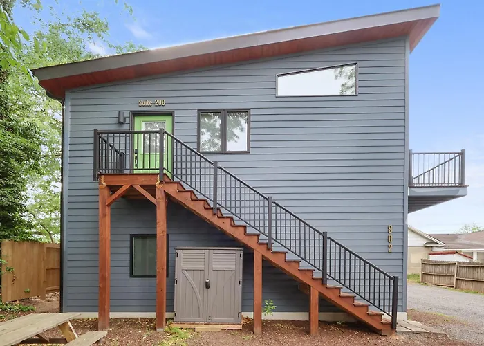 Modern Suite Mins From Dt Raleigh Workspace