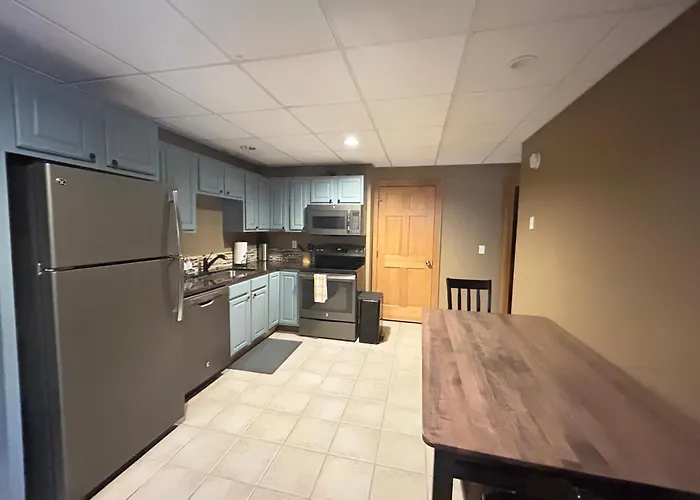 Ski-In 5Br Retreat At Boyne Mtn - Walk To Lifts & Fun!