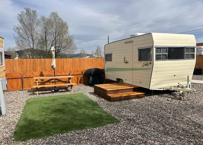 Nettie'S Vintage Trailer Resort