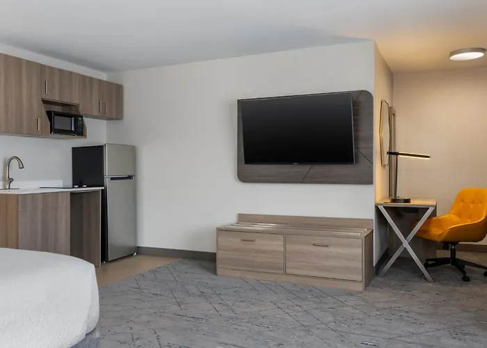 Holiday Inn Express Boston-Milford By Ihg