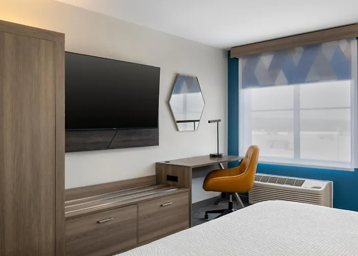 Holiday Inn Express Boston-Milford By Ihg
