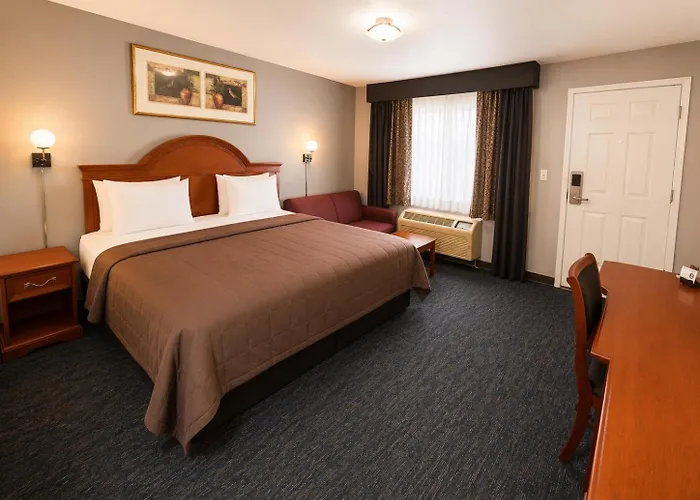 Ozark Inn & Suites
