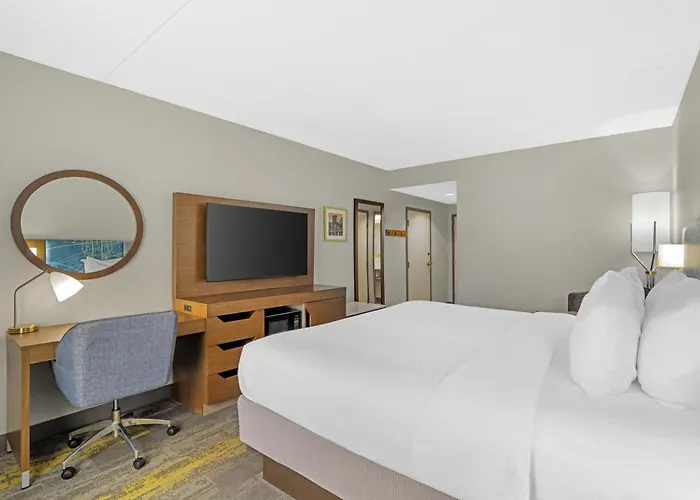 Hampton Inn & Suites Augusta West