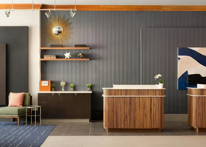 Courtyard By Marriott Boston Brookline