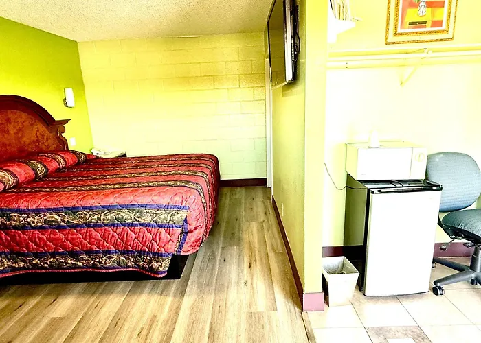 A Fisher'S Inn Motel