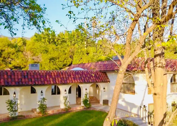 Lavender House - Serene Ojai Retreat, Pool, Orchard