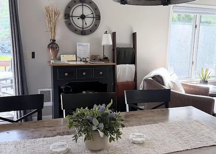 Haney Hideaway Warm And Welcoming Peek N Peak Condo Close To Lift 8 Sleeps 10