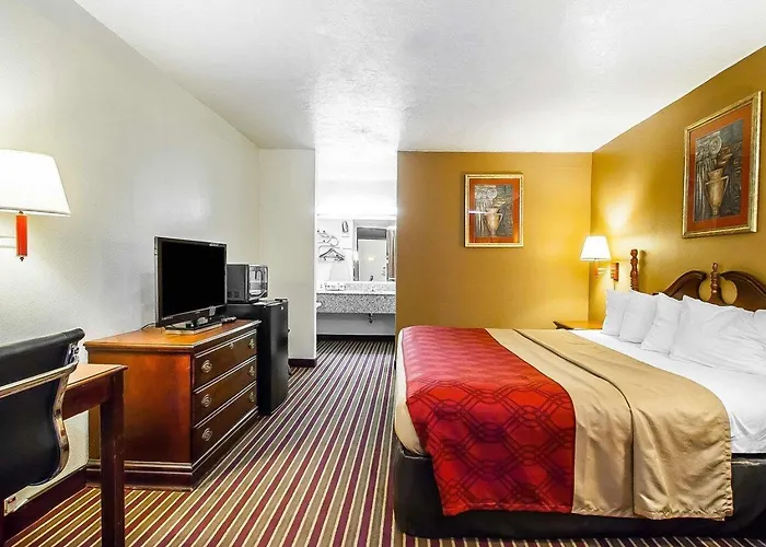 Econo Lodge Dyersburg I-155