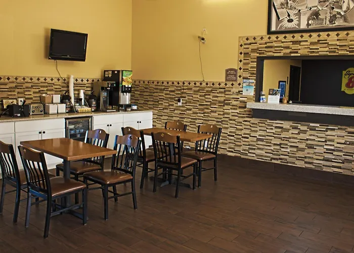 Super 8 By Wyndham Abilene Ks
