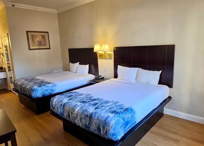 Castaic Inn Six Flags Valencia